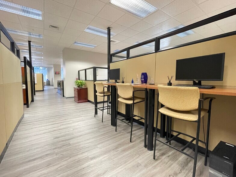 More Photos Of 300 E University Ave, Gainesville Office Residential For Sale