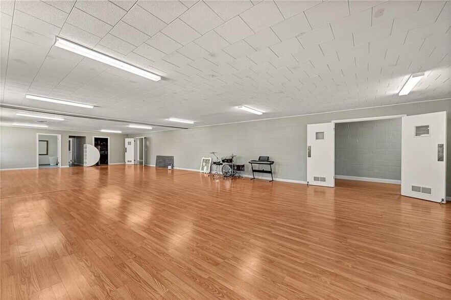 More Photos Of 510 E Madison Ave, Berryville Religious Facility For Sale