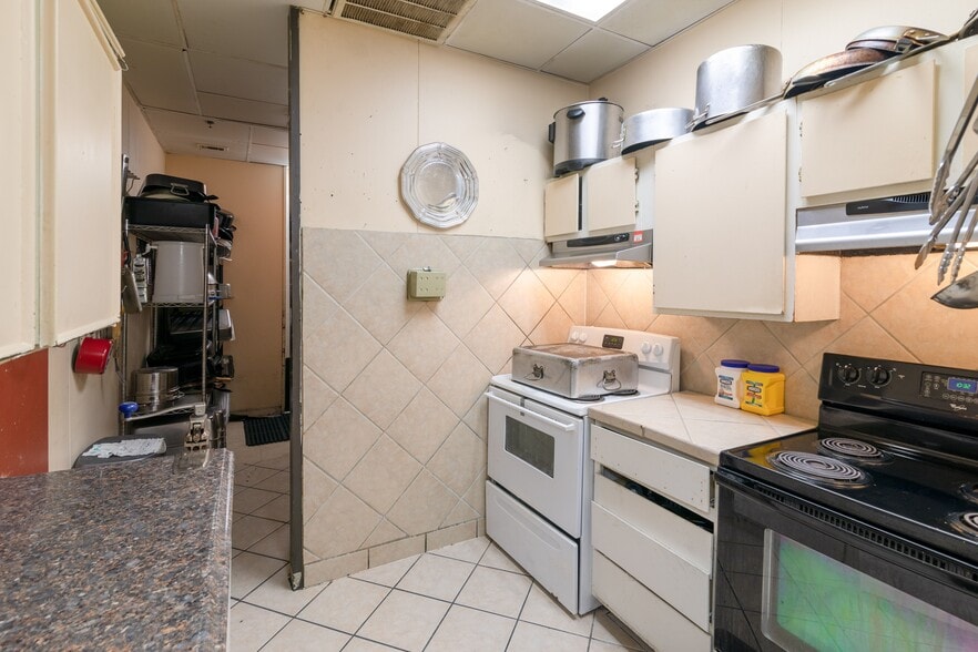 More Photos Of 2101 E Ben White Blvd, Austin Shelter For Sale