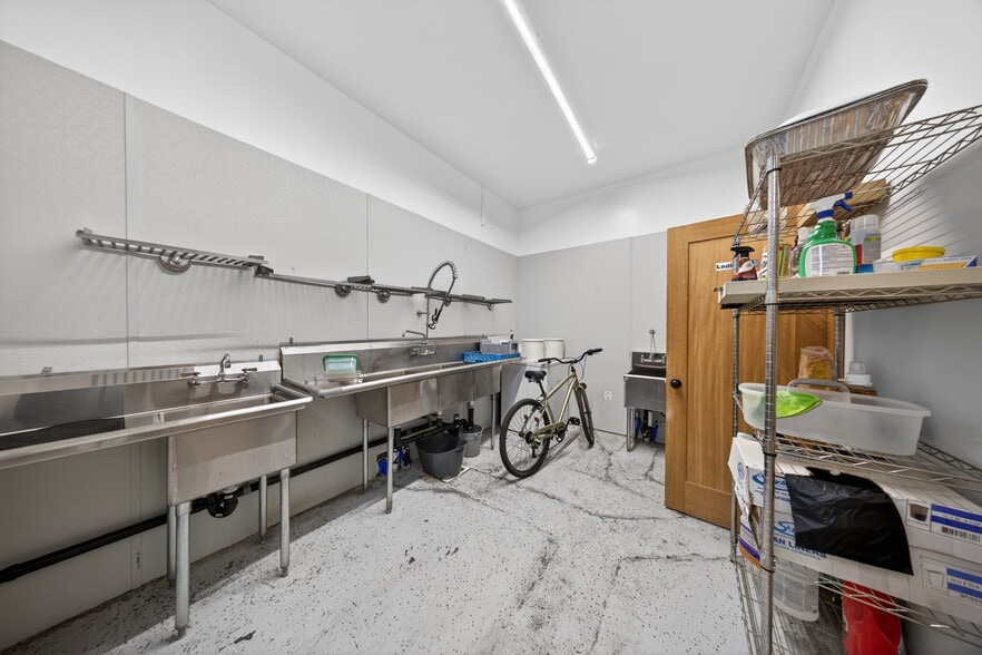 More Photos Of 5221 Pacific Blvd, Huntington Park Warehouse For Lease