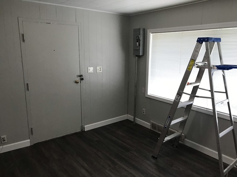 More Photos Of 485-487 Front St, Berea Office Residential For Sale