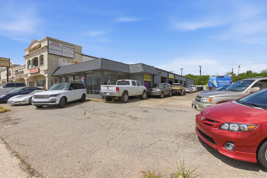 More Photos Of 616 S Central Expy, Richardson Freestanding For Lease