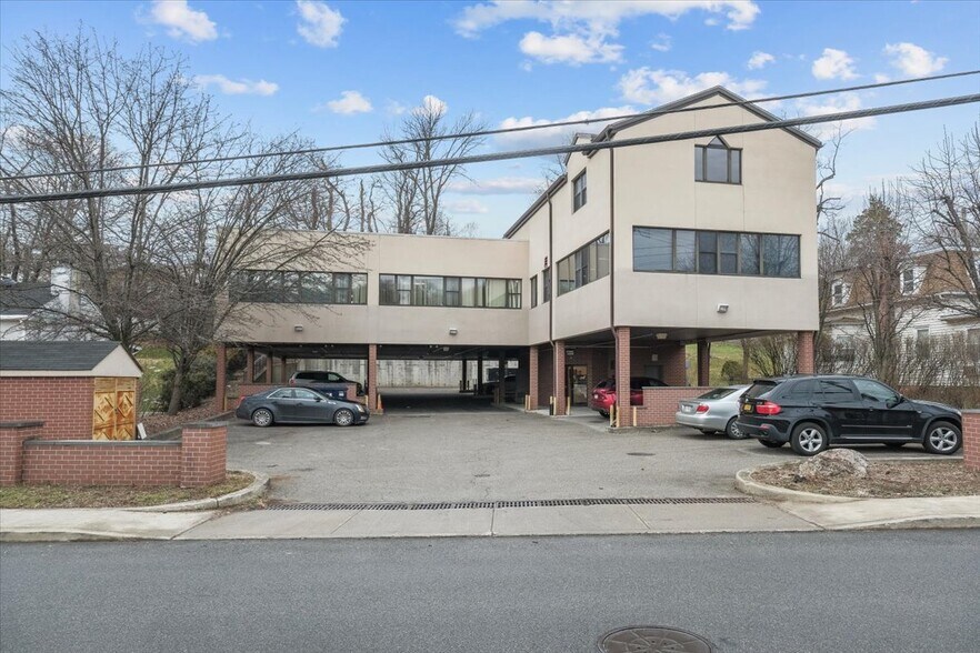 Primary Photo Of 8 Revolutionary Rd, Ossining Medical For Lease
