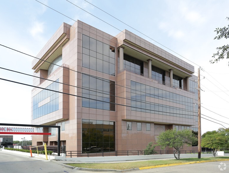More Photos Of 7150 Greenville Ave, Dallas Medical For Lease