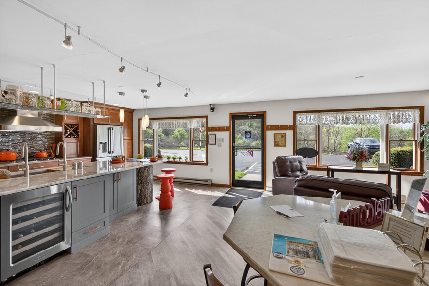 More Photos Of 5585 MacArthur Rd, Whitehall Showroom For Sale