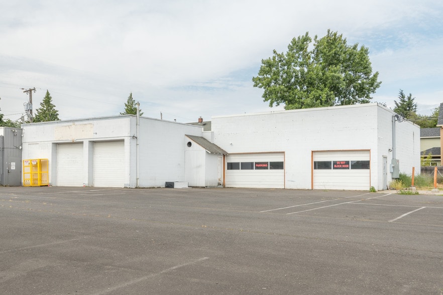 More Photos Of 1133 SE 82nd Ave, Portland Auto Repair For Sale