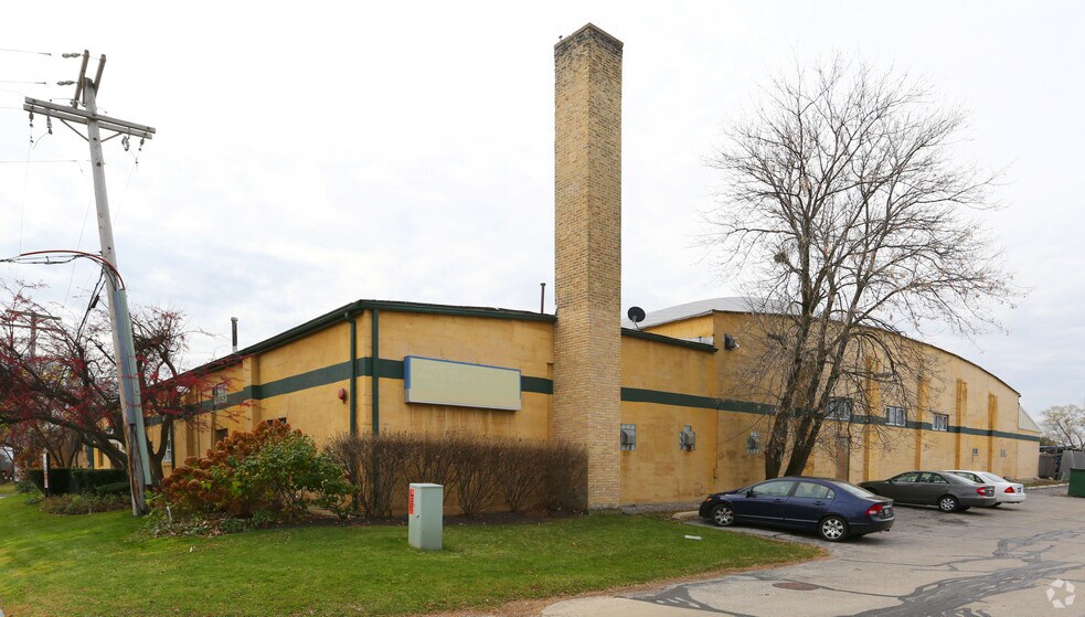 More Photos Of 400 Anthony Trl, Northbrook Warehouse For Lease