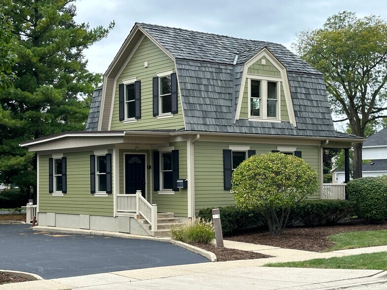 More Photos Of 501 W Main St, West Dundee Storefront Retail Office For Lease