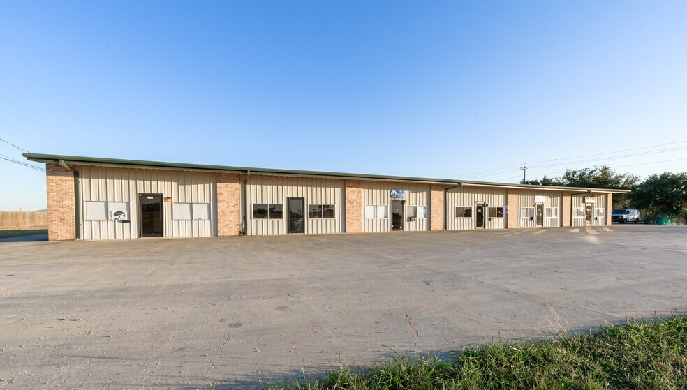 More Photos Of 2331 N Hwy 46, Seguin Light Distribution For Lease