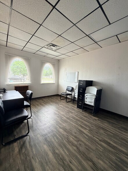 More Photos Of 1139 N Main St, Muskogee Medical For Lease
