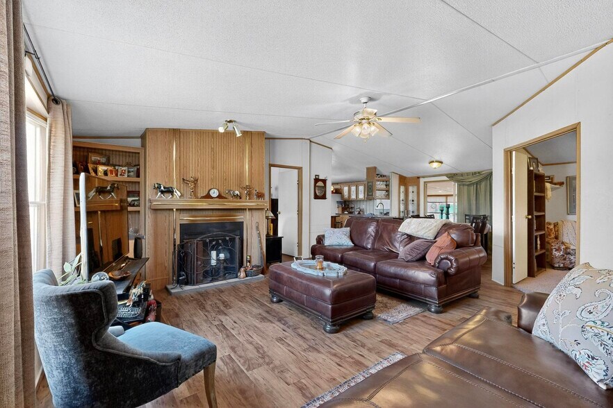 More Photos Of 15711 La Hacienda Dr, Austin Light Manufacturing For Sale