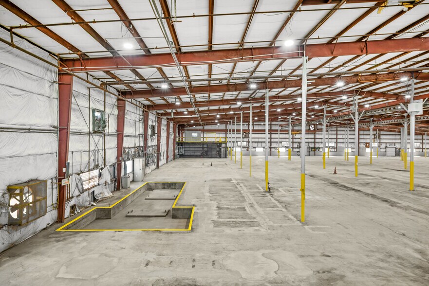 More Photos Of 5115 Hartford St, Tampa Manufacturing For Sale
