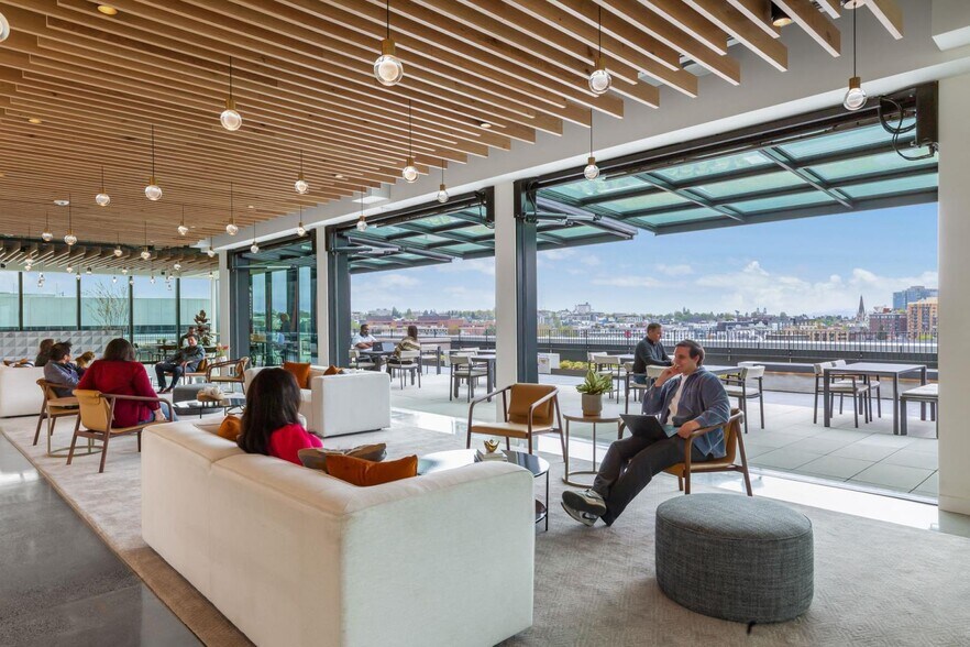 More Photos Of 1711 Boren Ave, Seattle Office For Lease