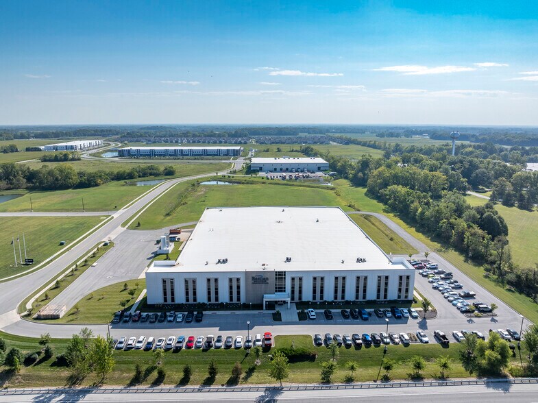 More Photos Of 1821 Bastian Ct, Westfield Manufacturing For Sale