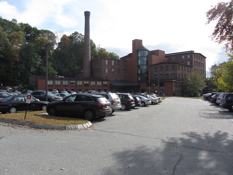 More Photos Of 9 Pond Ln, Concord Office For Lease