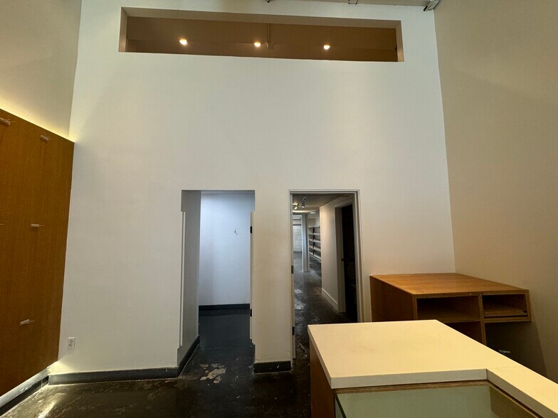 More Photos Of 449-451 N Fairfax Ave, Los Angeles Storefront For Lease
