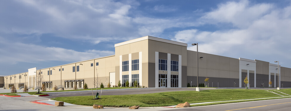 Primary Photo Of 1550 E 94th St, Kansas City Distribution For Lease