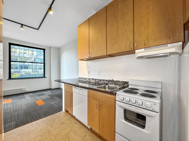 More Photos Of 405 6th Ave, Des Moines Apartments For Lease