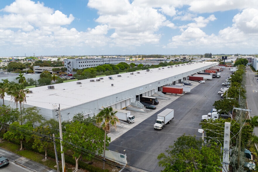 More Photos Of 7770 NW 46th St, Doral Warehouse For Sale