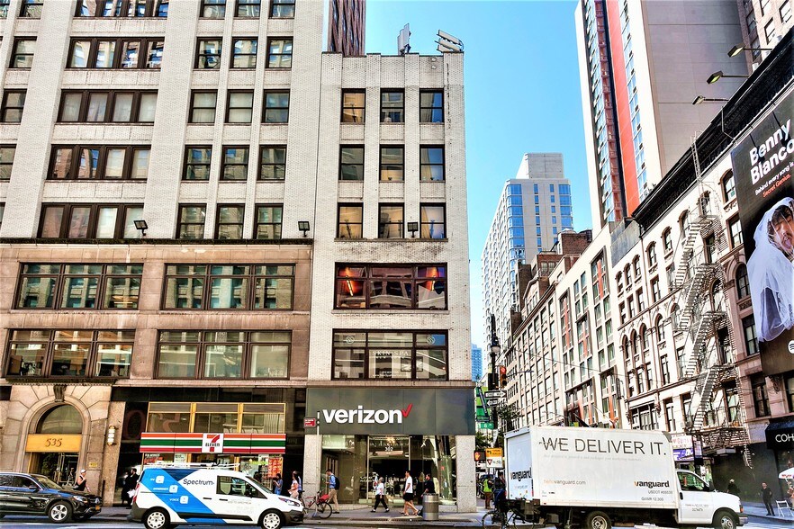 More Photos Of 537 Eighth Ave, New York Office For Lease