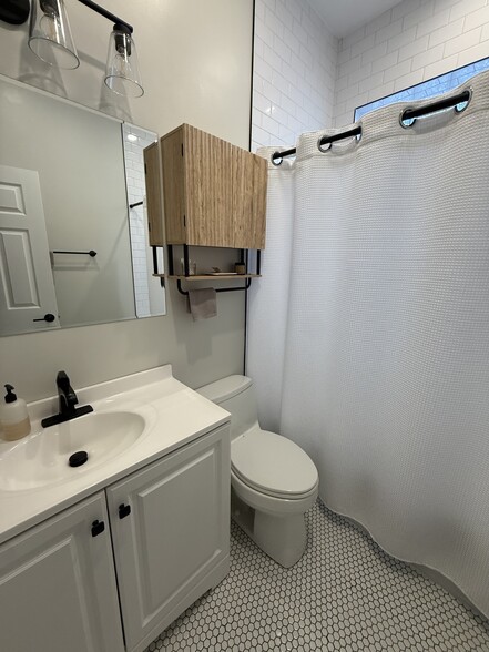More Photos Of 3912 N Ashland Ave, Chicago Apartments For Sale