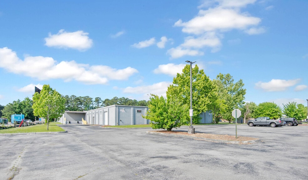 More Photos Of 2153 Lejeune Blvd, Jacksonville Freestanding For Sale