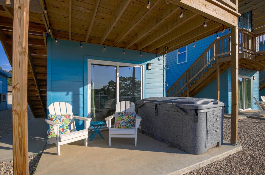 More Photos Of 420 Simon Crest, Canyon Lake Hospitality For Sale