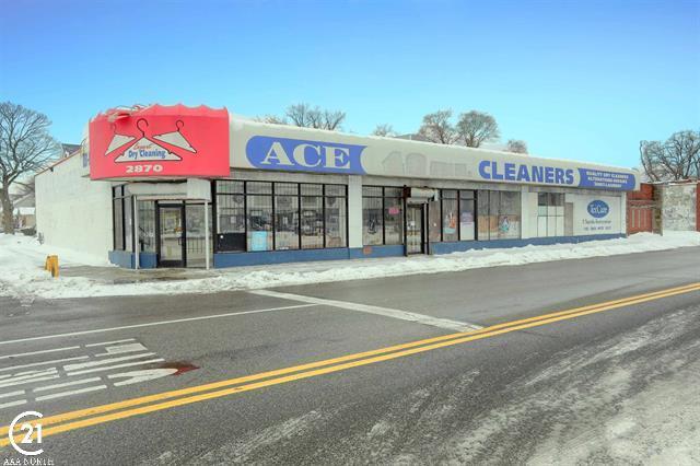 More Photos Of 2854 E 7 Mile Rd, Detroit Freestanding For Sale