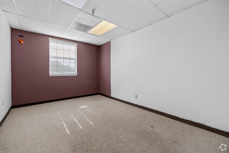 More Photos Of 8626-8630 Lee Hwy, Fairfax Unknown For Lease