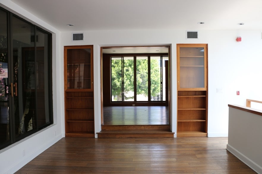 More Photos Of 145 S Rodeo Dr, Beverly Hills Storefront Retail Office For Lease