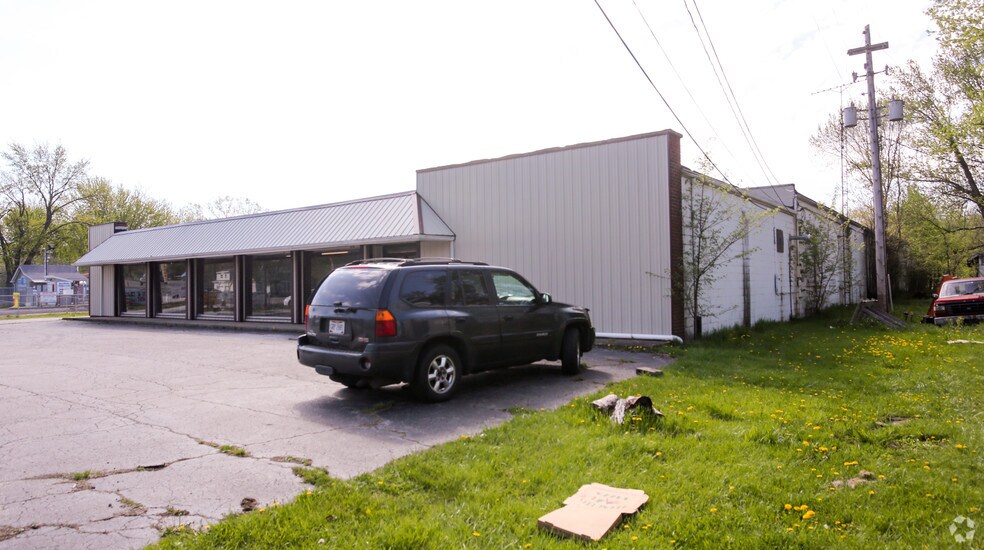 More Photos Of 3025 SR 5, Leavittsburg Freestanding For Lease