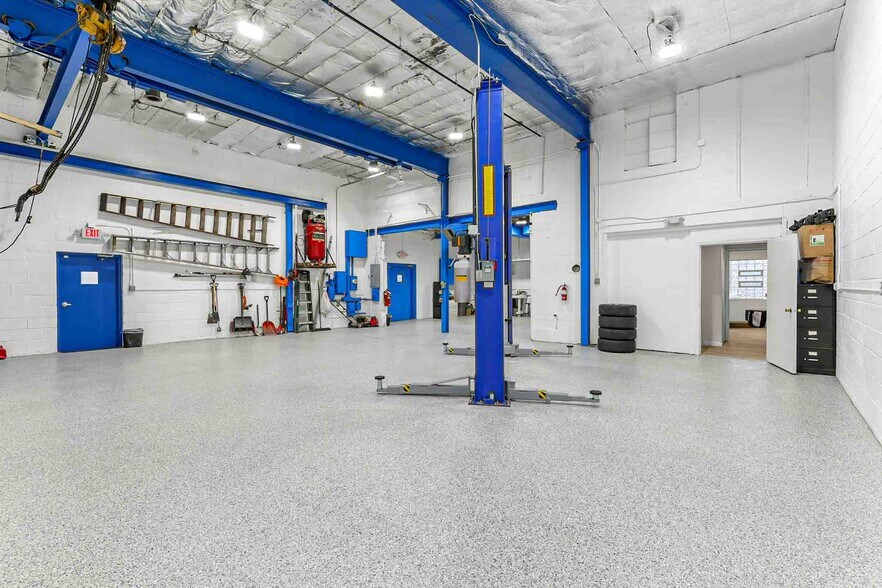 More Photos Of 22711 Dequindre Rd, Hazel Park Warehouse For Sale