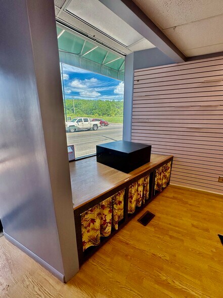 More Photos Of 1409 Milton Ave, Solvay Storefront For Sale