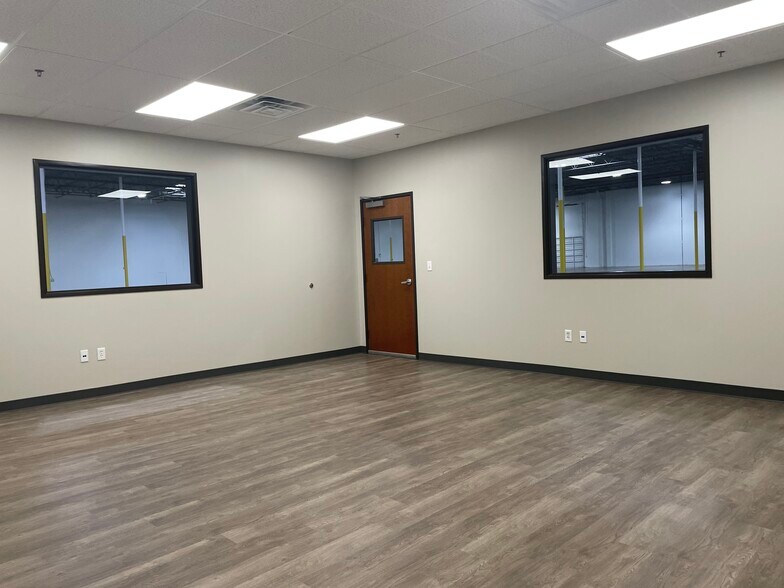 More Photos Of 3605-3665 La Reunion Pky, Dallas Distribution For Lease