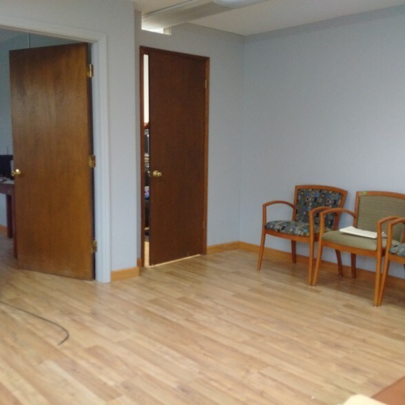 More Photos Of 3145-3159 Fee Fee Rd, Bridgeton Office For Lease