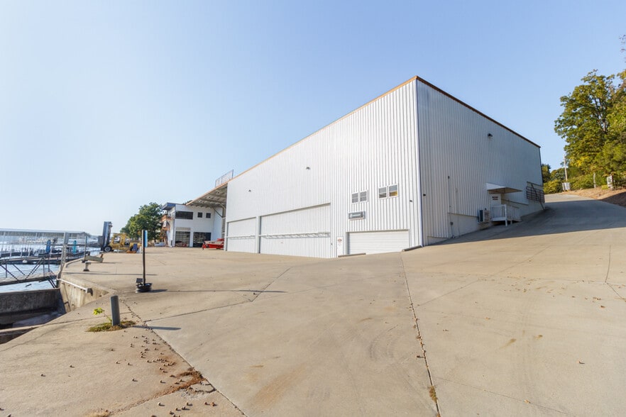 More Photos Of 6550 Pelican Dr, Osage Beach Marina For Sale