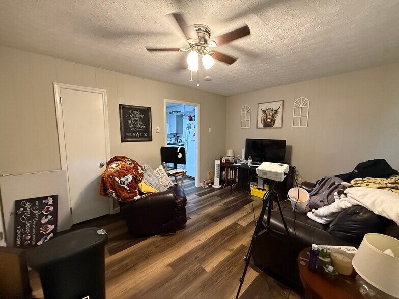 More Photos Of 71 Maple St, Clyde Apartments For Sale