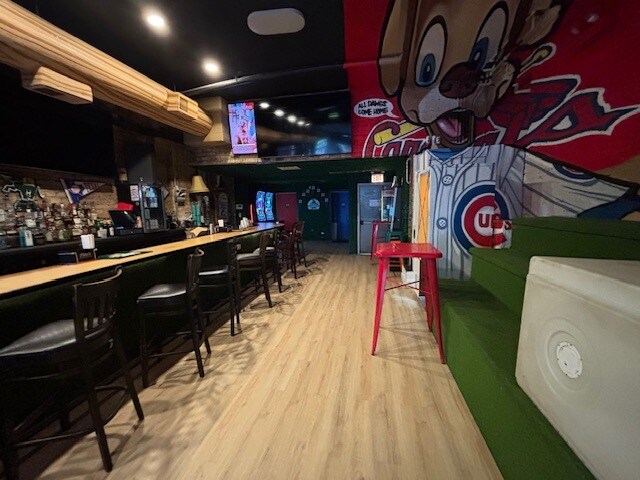More Photos Of 3477 N Clark St, Chicago Bar For Lease