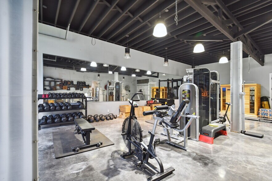 More Photos Of 3330 W Cypress St, Tampa Office For Sale