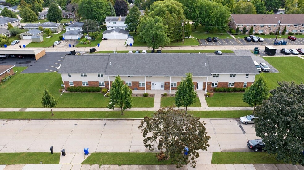 Primary Photo Of 2330 S Walden Ave, Appleton Multifamily For Sale