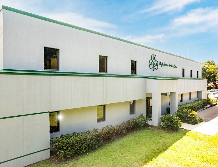 More Photos Of 3415 Queen Palm Dr, Tampa Warehouse For Sale