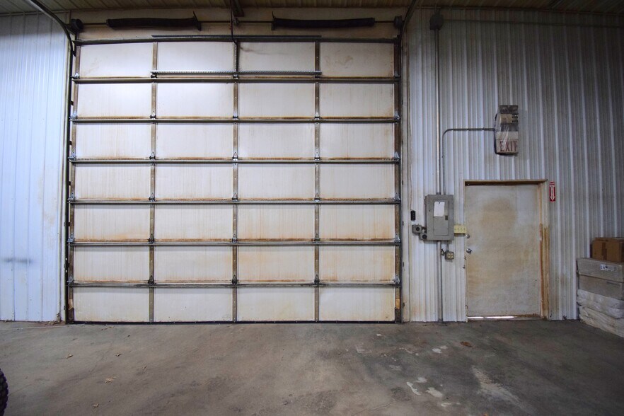 More Photos Of 9422 E Bellview Rd, Mount Vernon Industrial For Sale