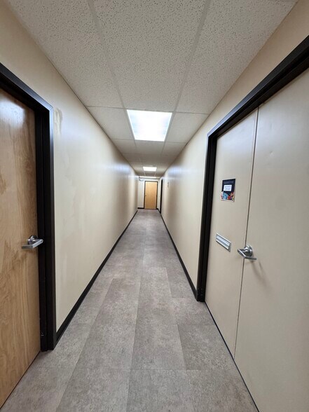 More Photos Of 10 Russell Rd, Albany Office For Sale