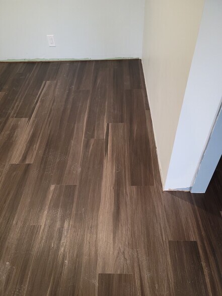 More Photos Of 4235 FM 78, McQueeney Flex For Lease