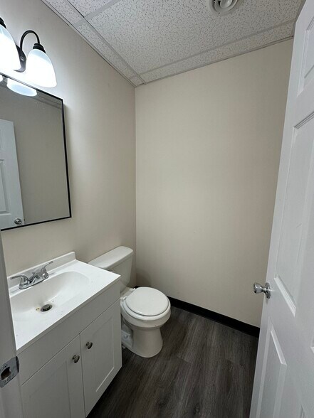 More Photos Of 101 Demorest Square Dr, Demorest Unknown For Lease