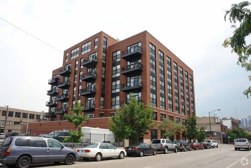 More Photos Of 1260 W Washington Blvd, Chicago Multifamily For Sale