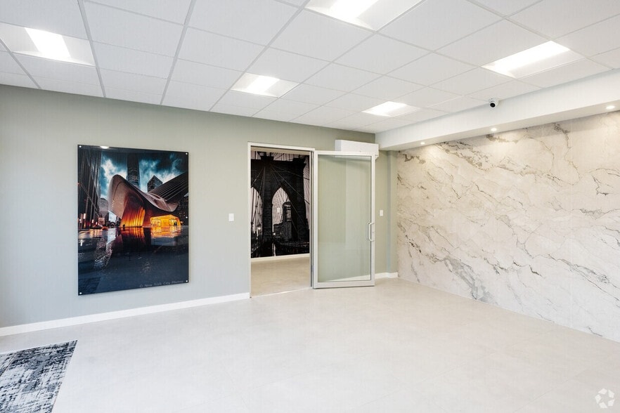 More Photos Of 1051 Franklin Ave, Garden City Office For Sale