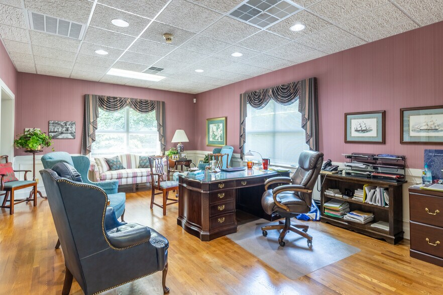 More Photos Of 1421 Ross Dr, Dalton Office For Sale