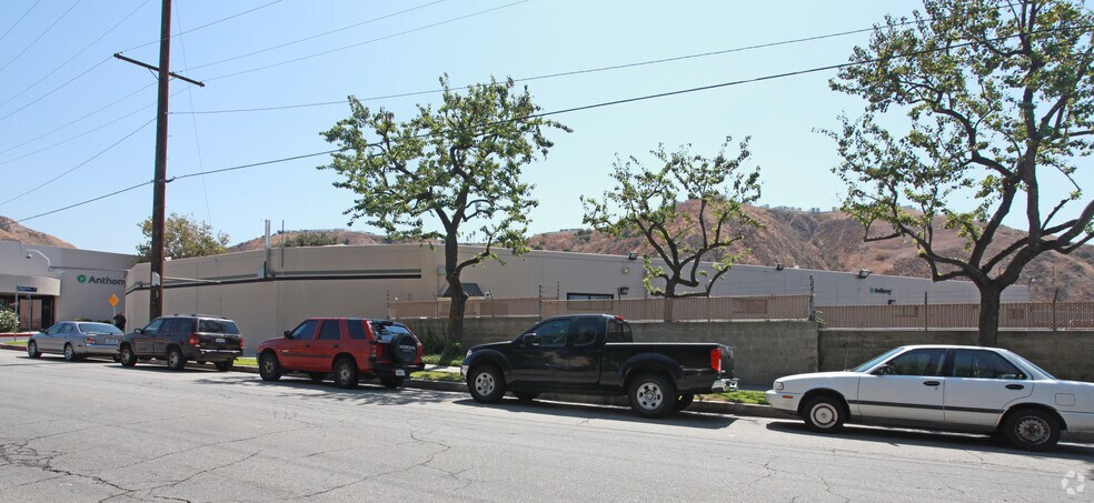 More Photos Of 12391 Montero Ave, Sylmar Warehouse For Lease