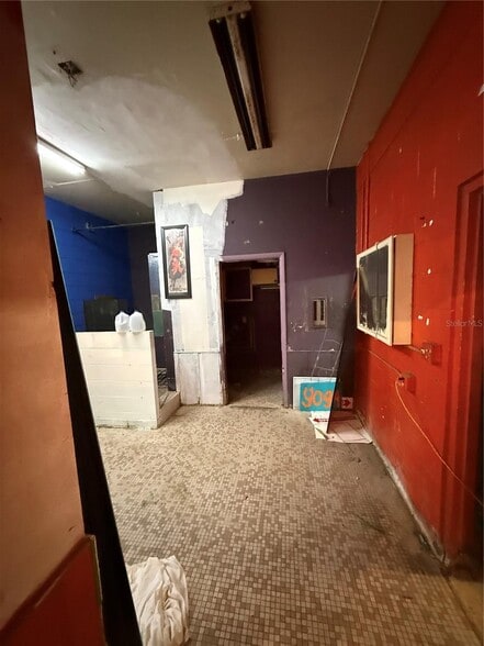 More Photos Of 5610 N Nebraska Ave, Tampa Office For Sale